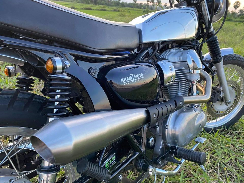 サムネイル： カワサキ スクランブラー W800 W650用マフラー (KAE008)