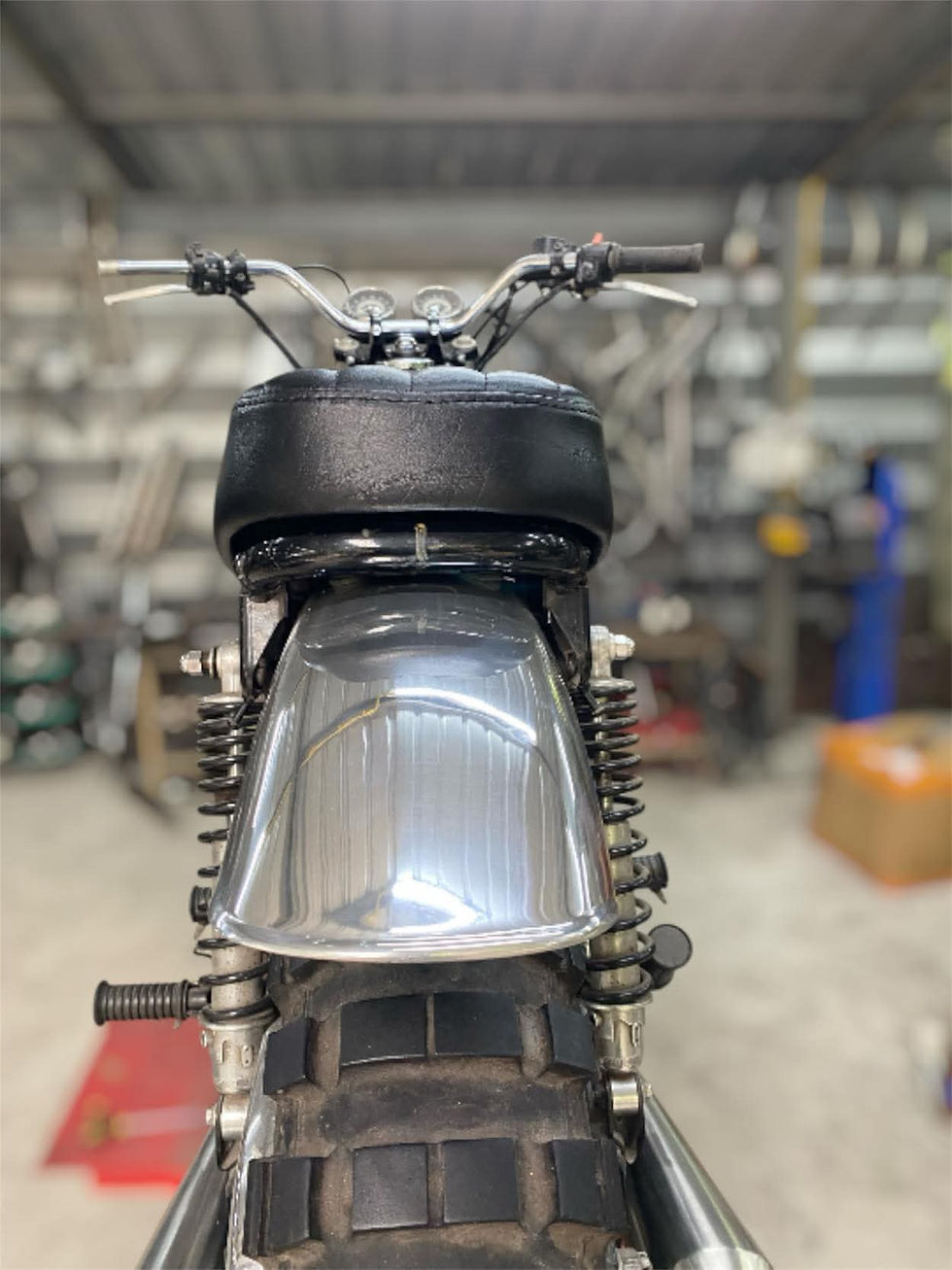 サムネイル： カワサキ W650 W800用リアフェンダー (KAM008)