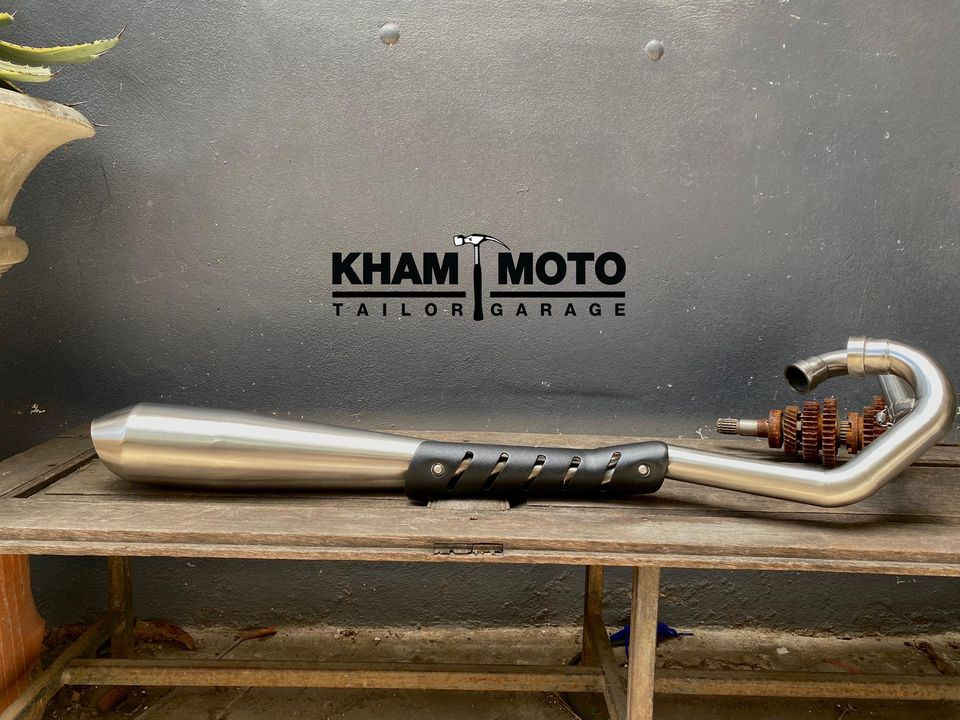 サムネイル： カワサキ スクランブラー W800 W650用マフラー (KAE008)