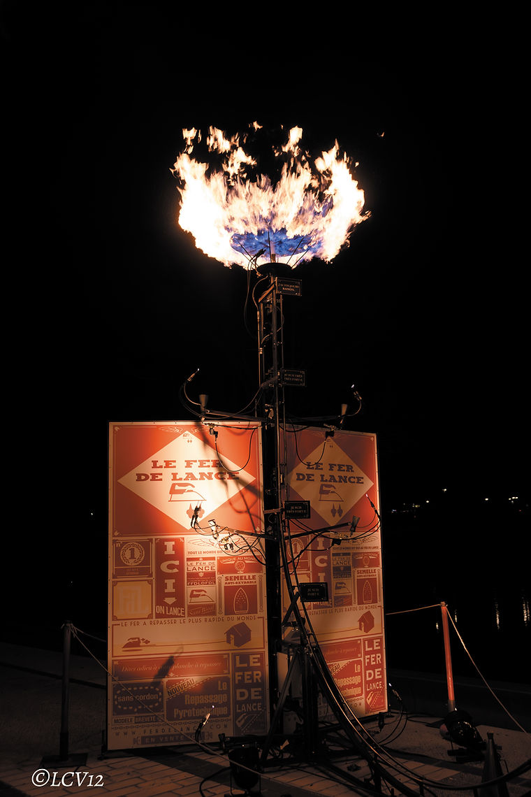 "Flamme interactive – Installation de feu"