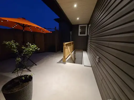 basement-entry-hamilton-contractor.jpg