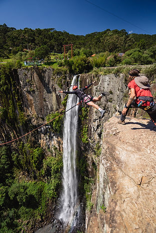 Salto de Pêndulo em Urubici, Santa Catarina. Aventura na serra catarinense.