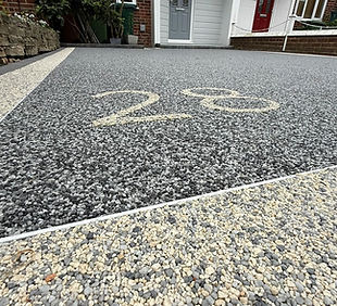 vuba resin bound driveway installation in ashford, surrey usin vubas new pallazzo blend fo