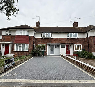vuba resin bound driveway installation in ashford, surrey.jpg