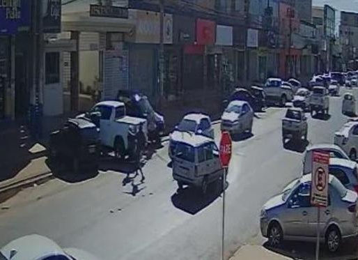 Veja vídeo: Idoso é agredido e ameaçado de morte em briga de trânsito