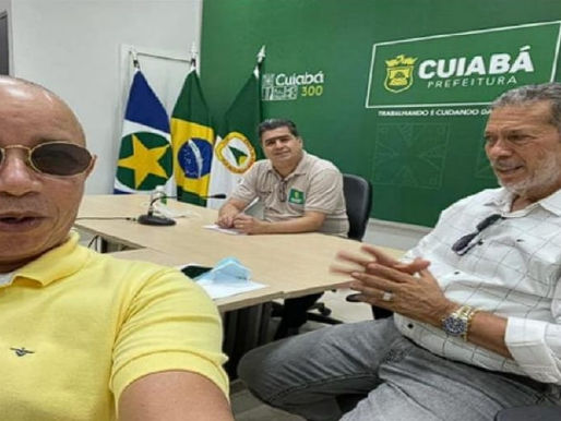 Foto mostra Emanuel reunido na Prefeitura, com Arcanjo e empresário investigado.