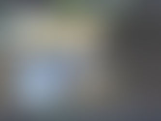 Homem espanca mulher no meio da rua com correia de borracha; veja vídeo