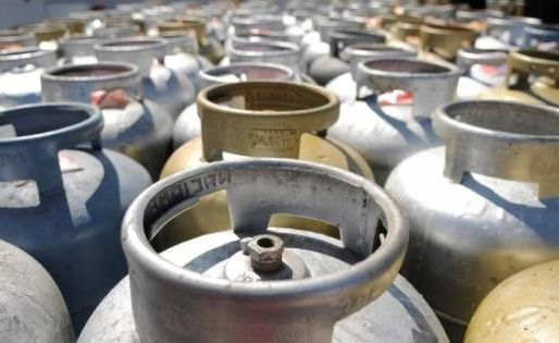 Governo Lula bloqueia verba do Auxílio Gás e 2 milhões podem ficar sem o benefício em dezembro