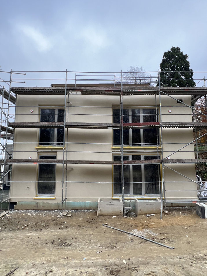 Hochwertige Fassadenarbeiten an einem Neubau in Dachau
