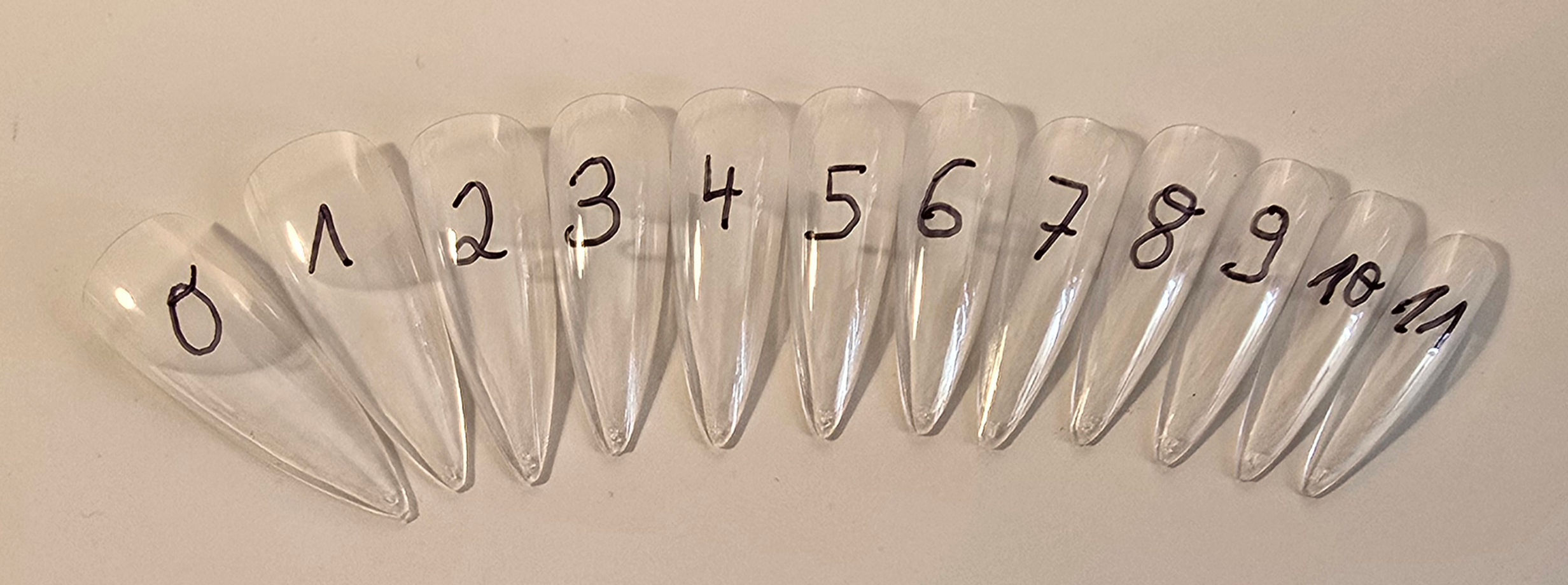 Tip-Muster Set Stiletto – alle 11 Nagelgrößen zum Testen bei Naillando Deluxe