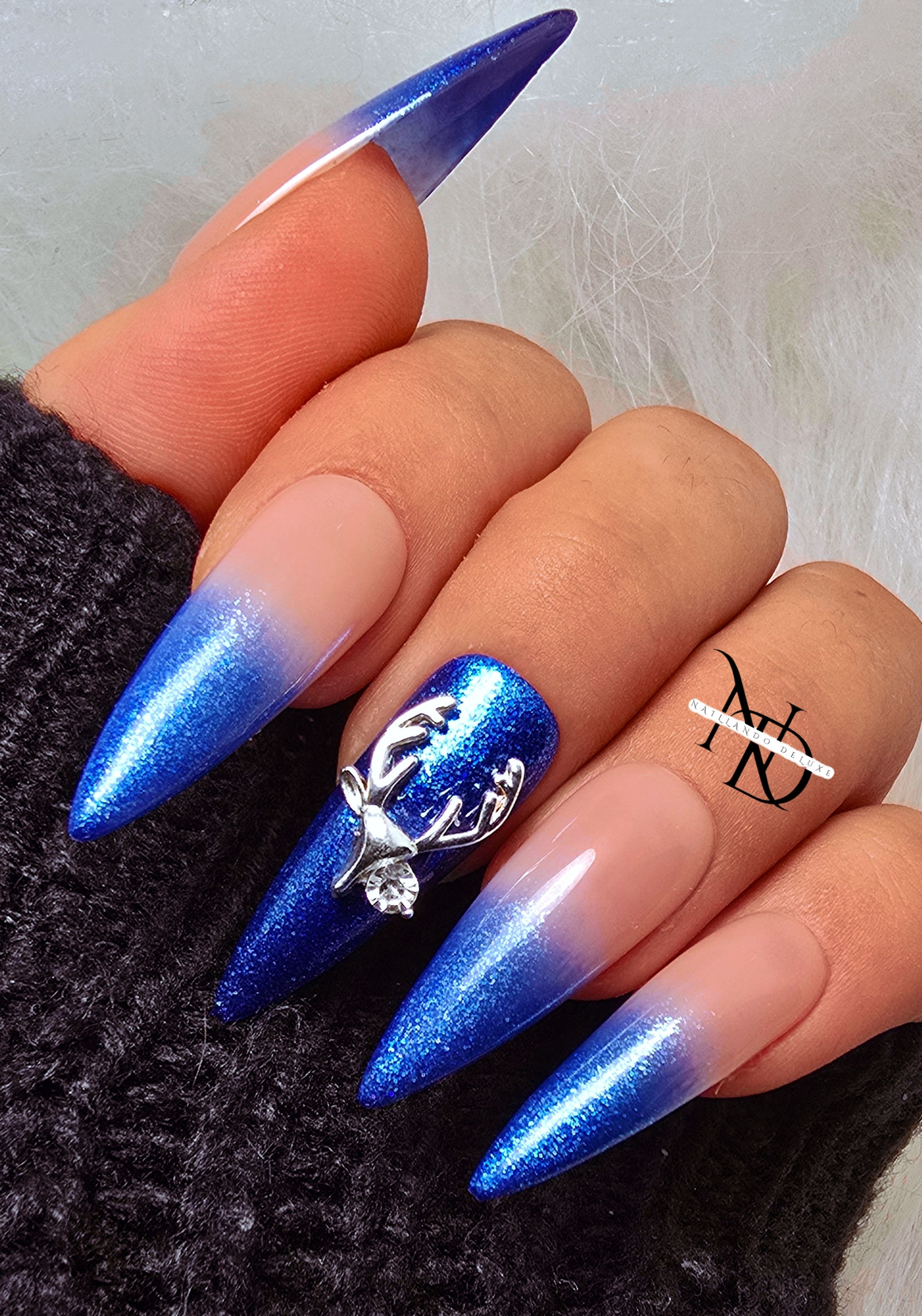 Dunkelblaues Glitzer-Ombre Press-on-Nail-Set