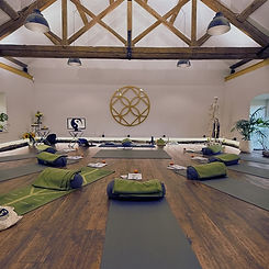 50-hour Yin Yoga Teacher Training with Laura at Harewood Holistics near Leeds and Harrogate – immersive yoga teacher training, retreats, holistic wellbeing, mindfulness, meditation, Harewood Estate, Yorkshire