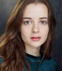 #French born and #DramaStudioLondon trained actress Lena Robin as #Portia