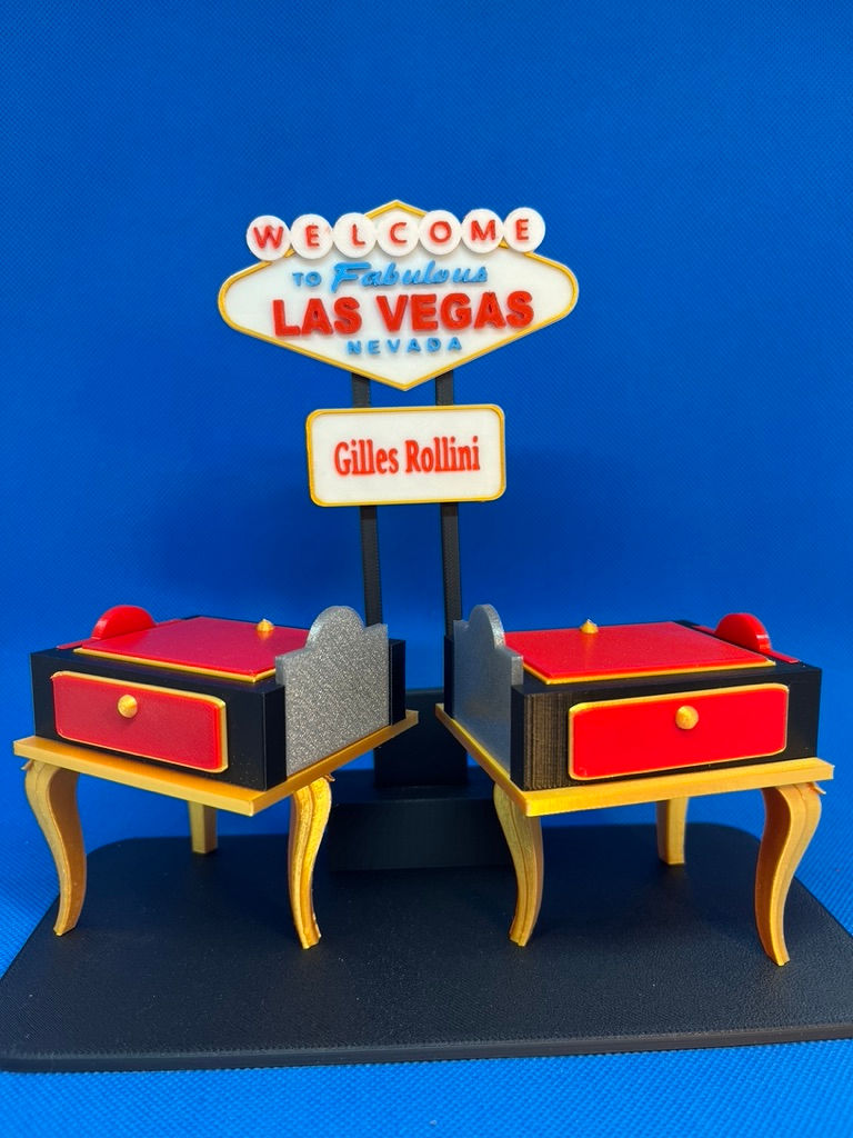 Miniature : Femme coupée en deux avec votre nom