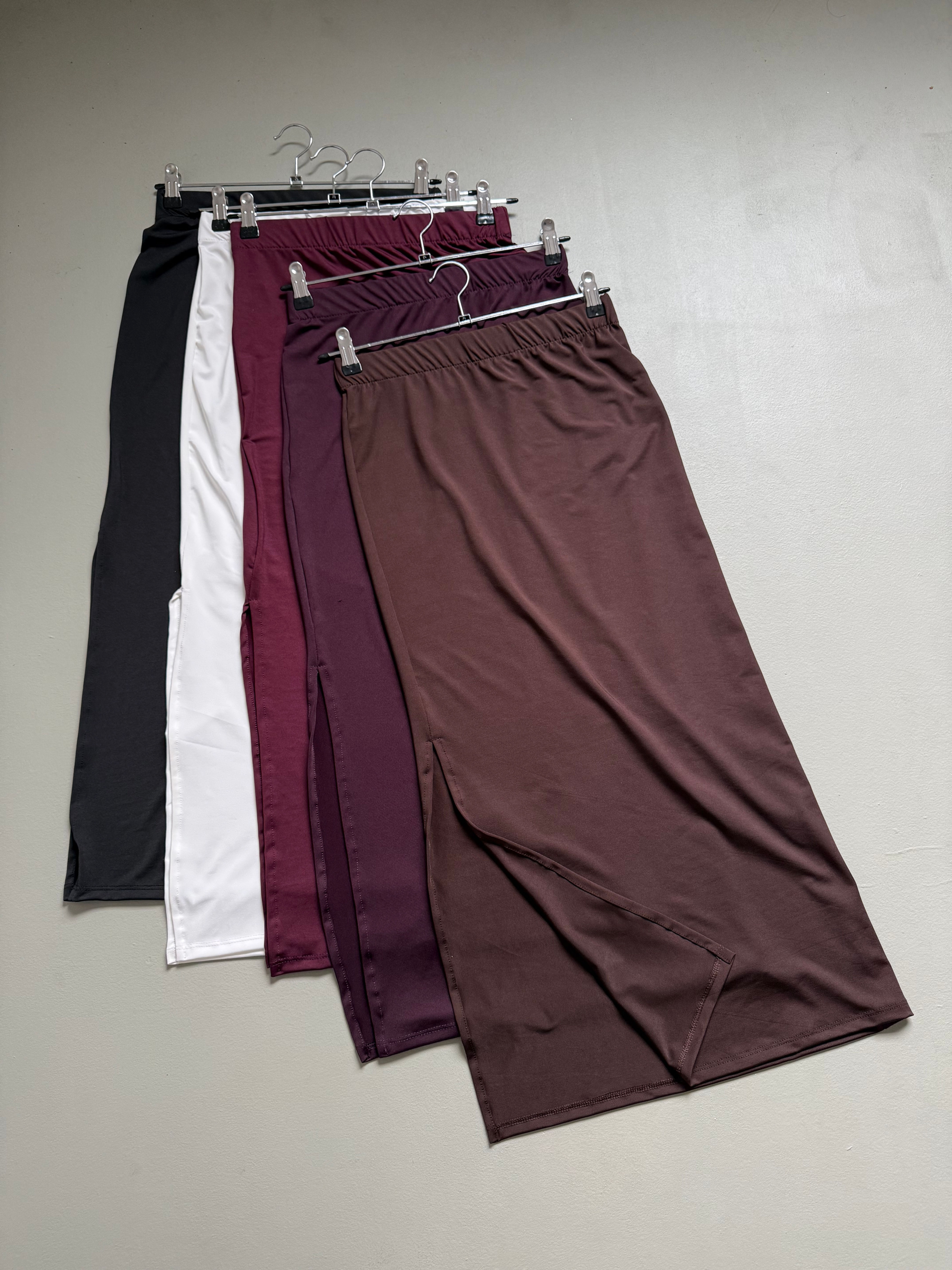 Falda microfibra con tajo