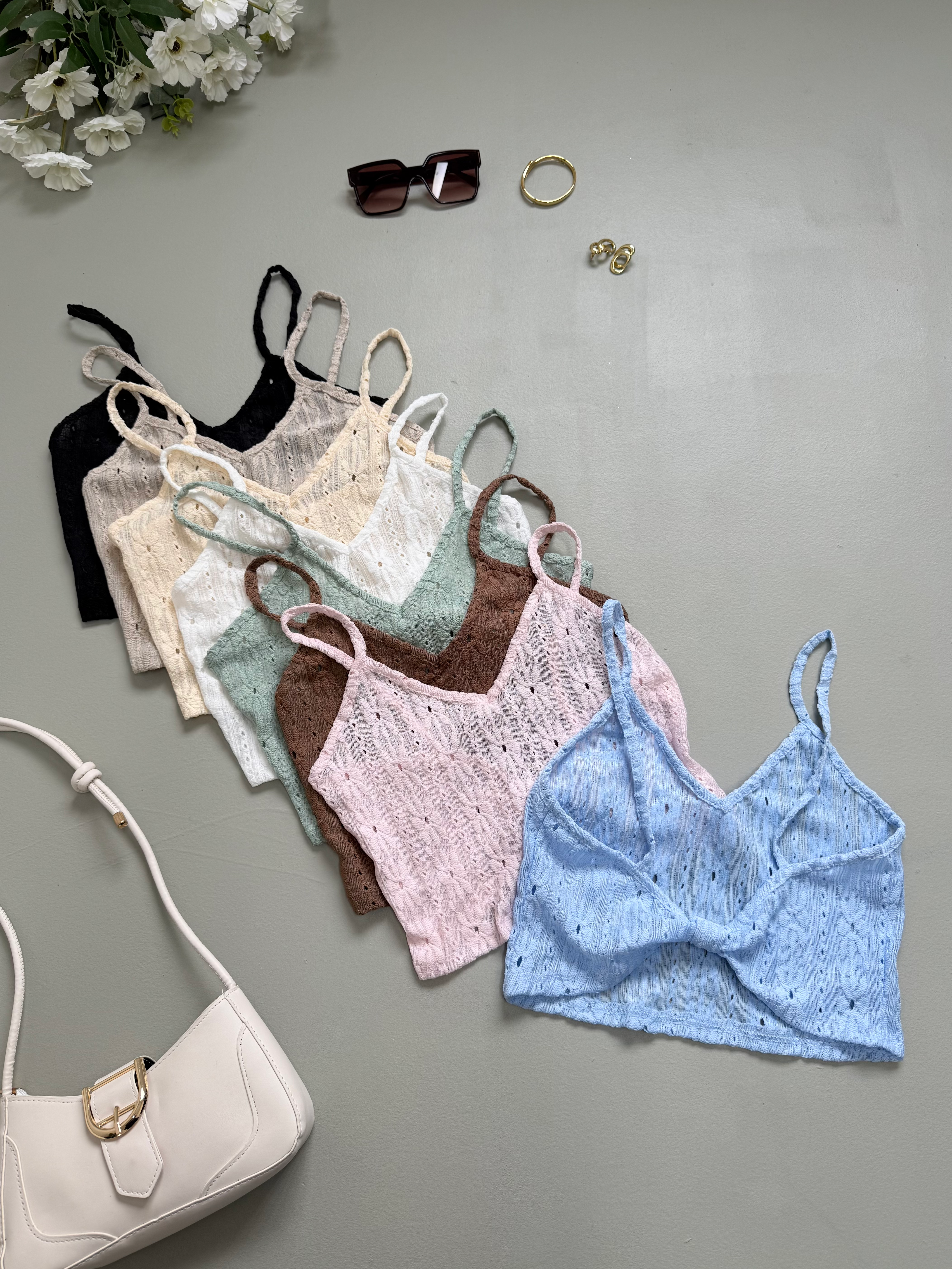 Top bretel crochet broderie espalda moño