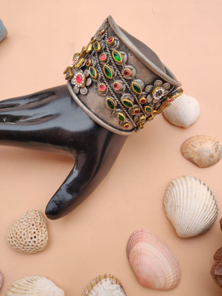 VYAVI Antique Silver Embellished Cuff