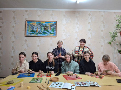 ГЛИНЯНА КАЗКА: У НАШИХ РУКАХ ОЖИЛА ГЛИНА