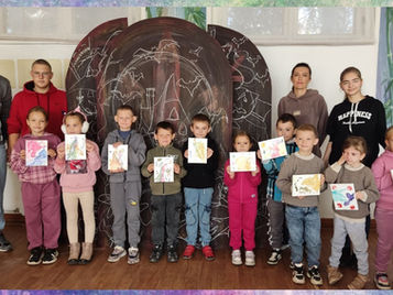 РАЗОМ ТВОРИМО КРАСУ: СТУДЕНТИ І ШКОЛЯРІ НА МАЙСТЕРКЛАСІ З МОНОТИПІЇ