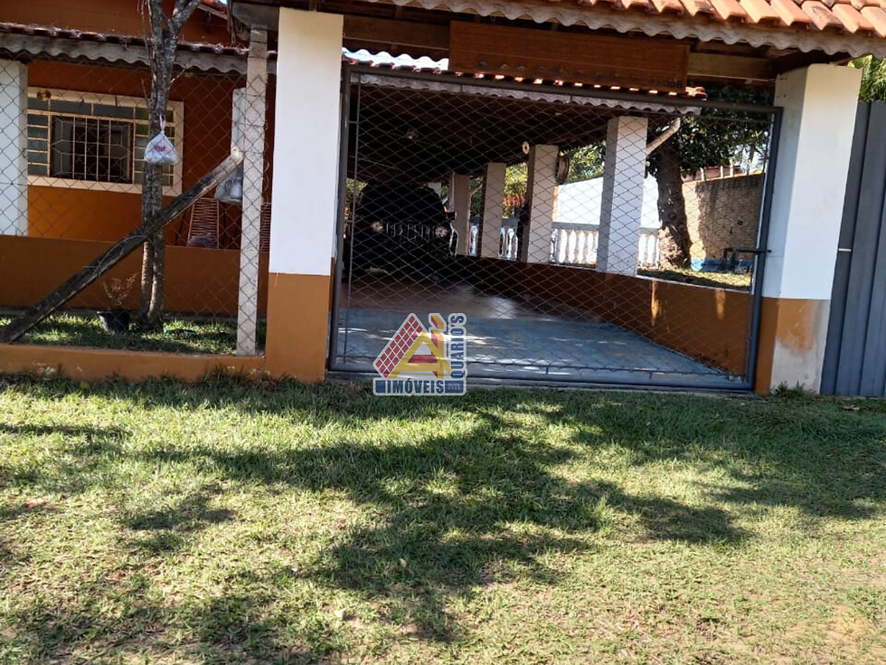 Chácara de condomínio á venda em Botucatu!