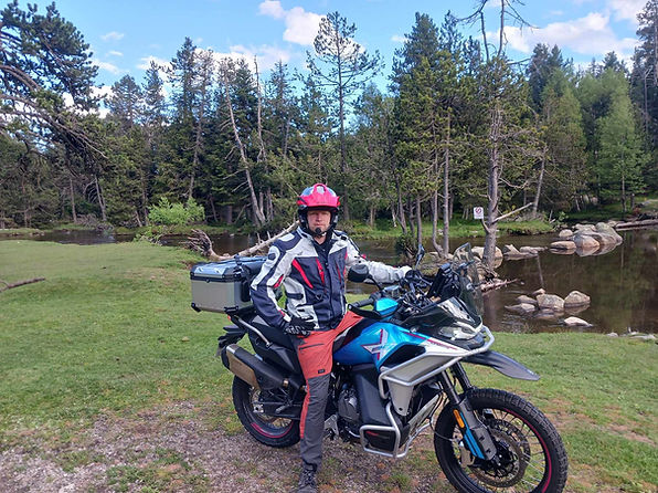 Préparation des balades à moto off-road accompagnées dans les Landes - Le Domaine de la Gahe