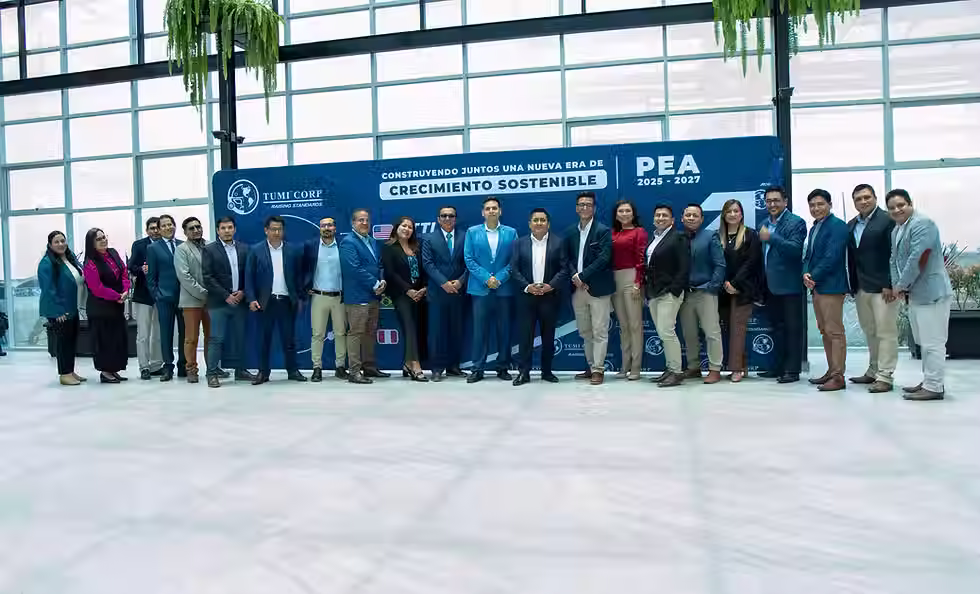 fotografía grupal de todos los participantes del kick off meeting