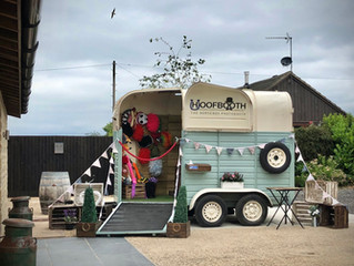 Katrina & Mathew - Horse Box Photobooth at Huntsmill Farm