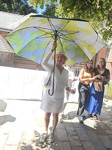 18 Heureuse gagnante de la tombola.JPG