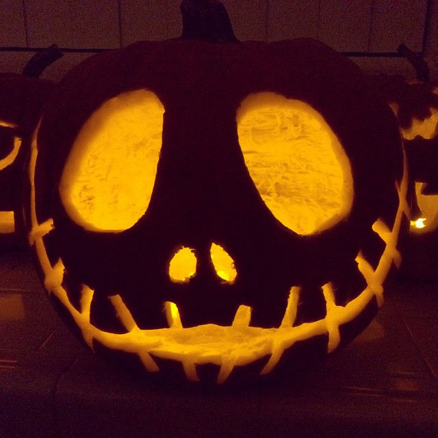 Instagram - Pumpkin carving #Halloween