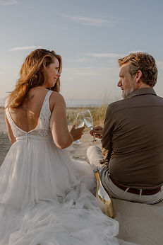 Braut und Bräutigam beim Fotoshooting in Zeeland