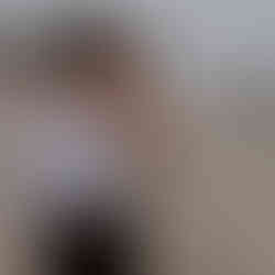 emotioneel moment na aanzoek met omhelzing