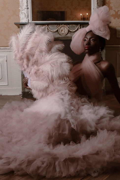 High society shoot met model Gloria