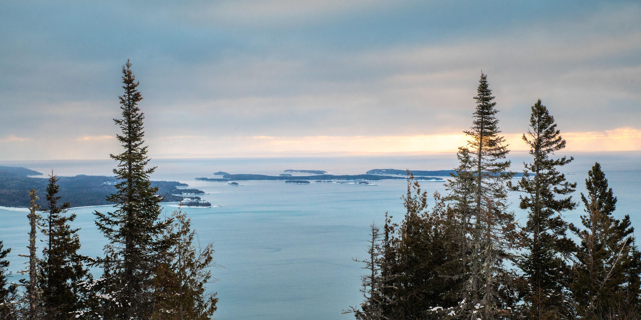 1506 - Lake Superior Overlook