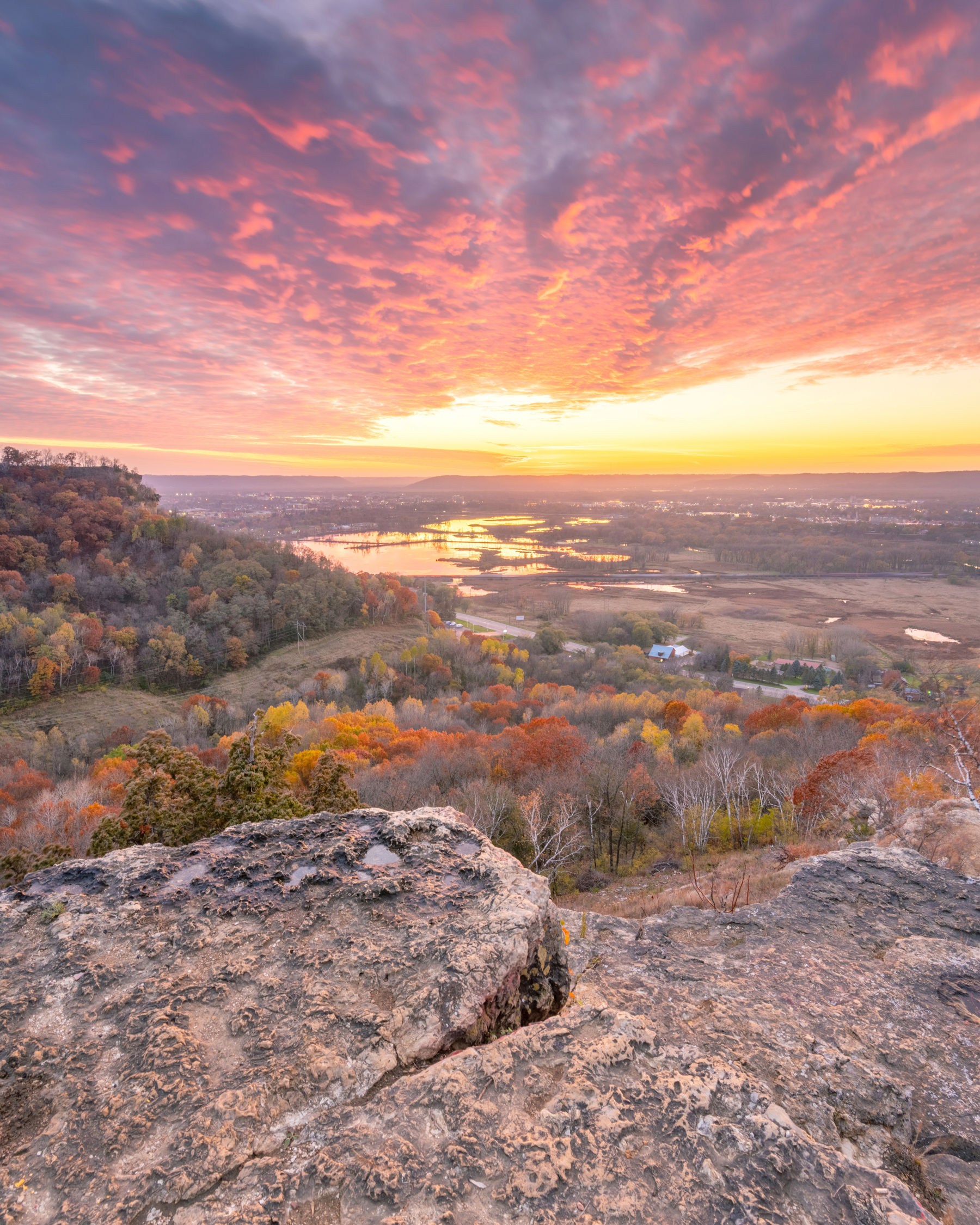 1157 - Colorful Sunset in La Crosse