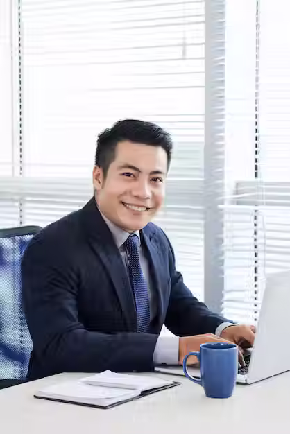 smiling-businessman-posing-photography_1098-17657.jpg