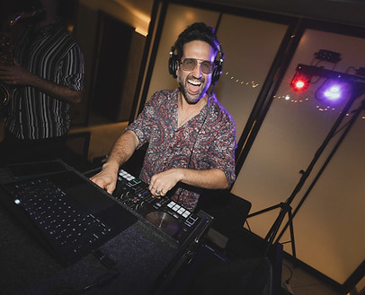 Andrew Rozen Acoustic Wedding Singer & DJ