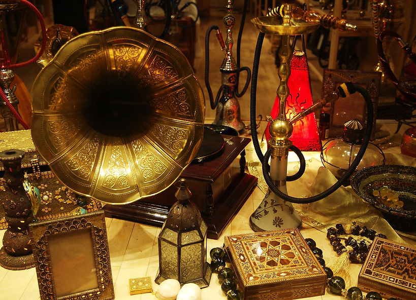 antiques-1416641 main).jpg