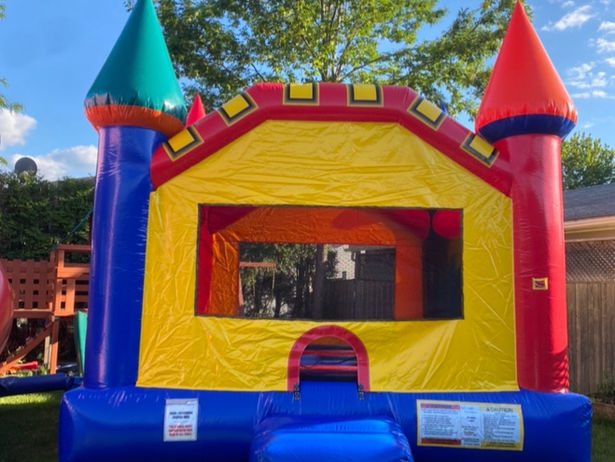 Looking for a bouncy castle rental in Cornwall Ontario. choose Lalondes party bounce - Castle jumper