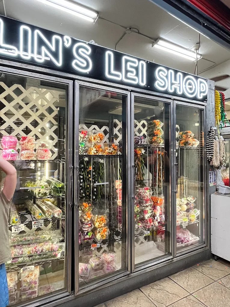 Lin's Lei Shop - Leis for your private boat charter oahu