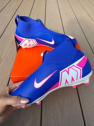 The COOLEST soccer cleats arrived for my daughter yesterday!!