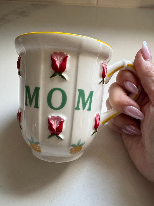 OK but seriously… have you ever seen a CUTER mug?! 😍🌷The little tulips. The pastel colors. The giant MOM on the front.I swear this just made my morning coffee taste better. ☕