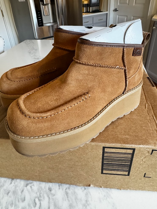 WHA?!?!? 50% OFF my UGG Cityfunc Ultra Mini Water-Resistant Booties!! 🏃♀️🏃♀️🏃♀️