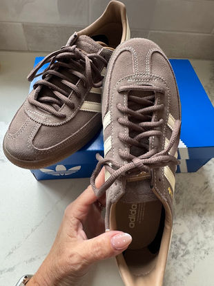The NEW “IT” sneaker for fall