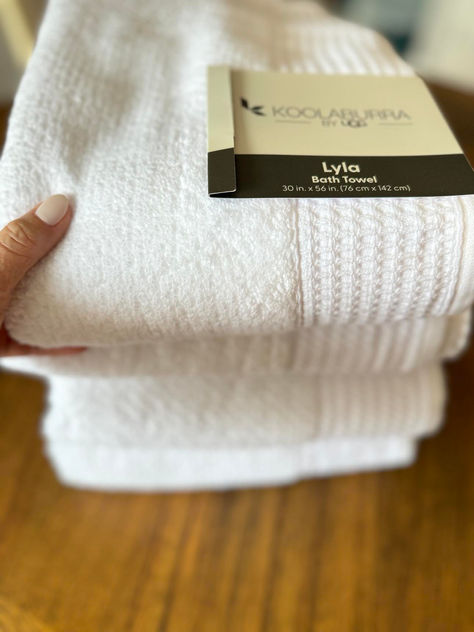 If you're in the market for NEW Towels = GET THESE!!!!! On sale today + you may use your Kohl's Cash or Christmas Gift Cards.