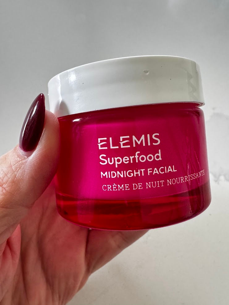 30% OFF Sitewide over at Elemis!! + 5-piece gift with $195+ orders. I love the Superfood Midnight Facial - I apply at night and wake up with the SOFTEST skin!