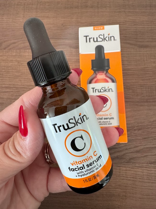 🌟Prime Deal🌟 The BEST Vitamin C Serum on the market!! (And I was previously using a bottle that was $120! - trust me when I tell you… this stuff is better!!) OVER HALF OFF Today