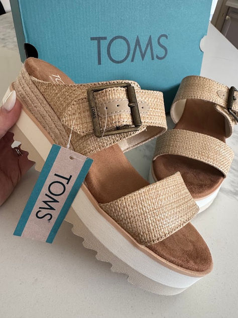 I found the perfect Buckle Wedge Sandals!!