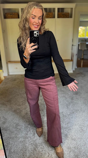 OOTD!! I love this top!  It’s thin, soft and the sleeves give a little ‘somethin’’ different. 