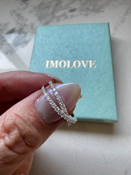 Grab my beautiful IMOLOVE Moissanite Criss Cross Eternity Ring UNDER $20 today!! 🔗 ⬇