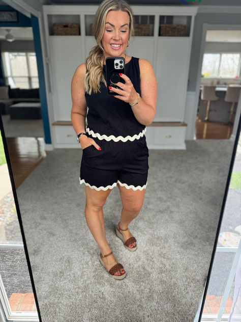 My 2-Piece Set is marked down + score another 30% OFF today when you click through our group link (discount will auto-apply at checkout) 🔗⬇